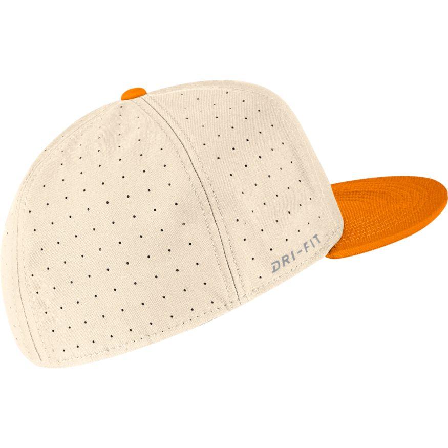 white nike tn cap